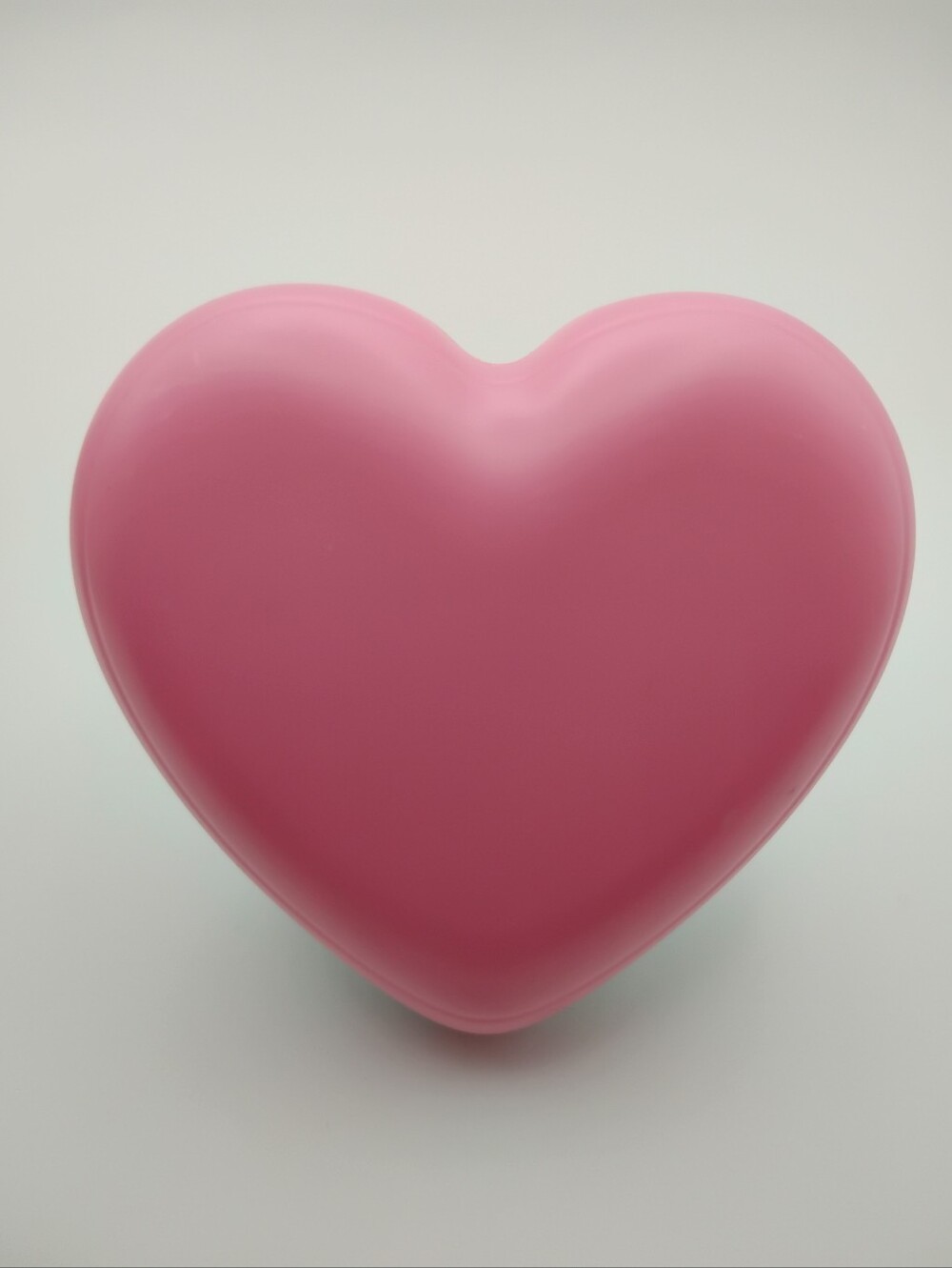 LED Energy Saving Heart Shaped Senor Nightlight BRAND NEW IN THE BOX
